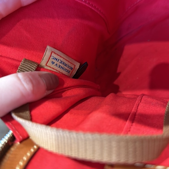 Vintage Dooney & Bourke with red interior - Picture 8 of 9